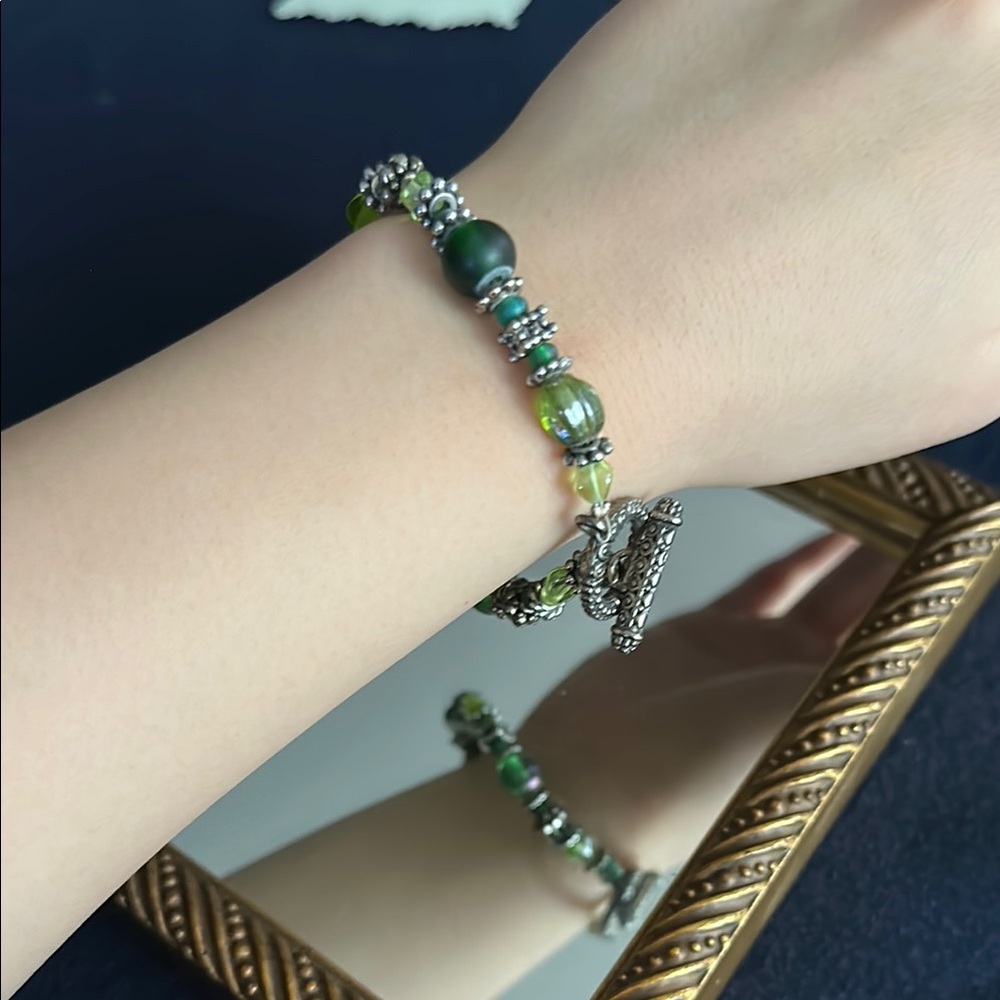 Elegant Boho Vintage Handmade Green & Silver Glass Beaded Bracelet